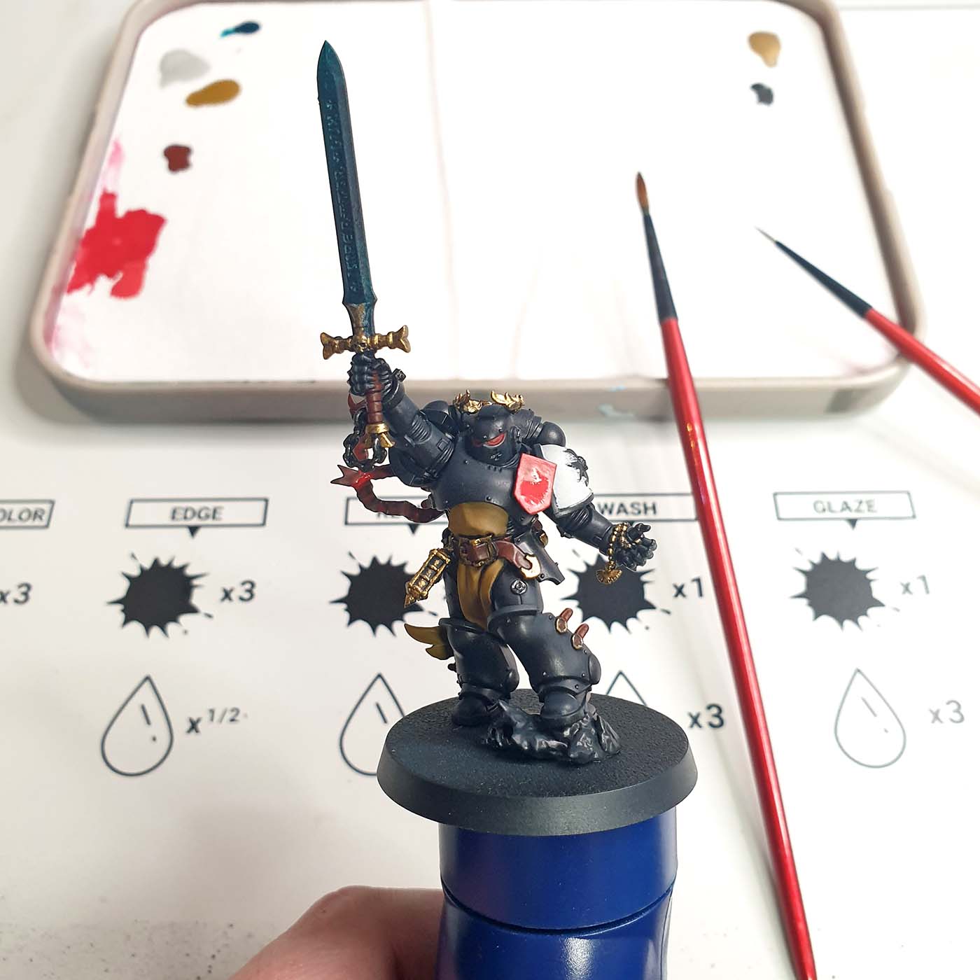 How to paint painting miniatures Black Templars blocking in the base colors