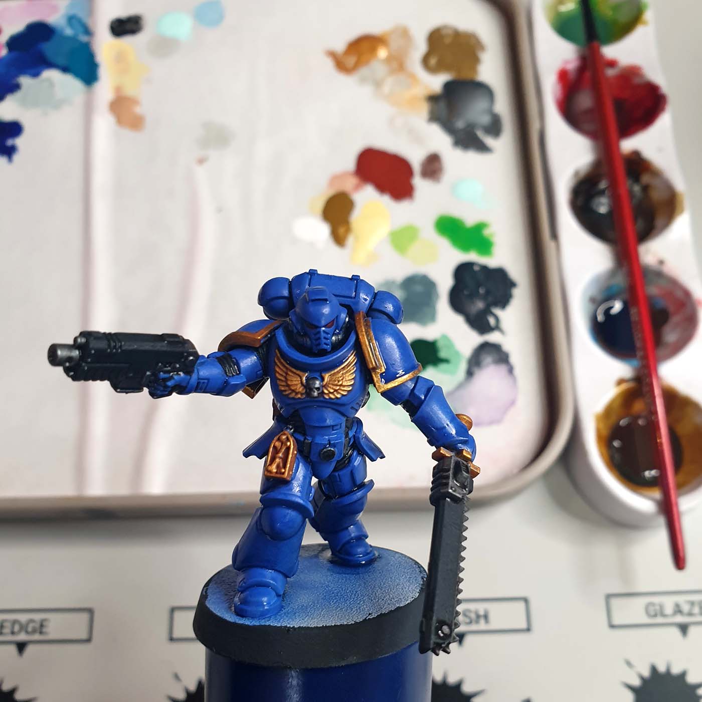 tutorial Ultramarine Space Marine details and recess shading