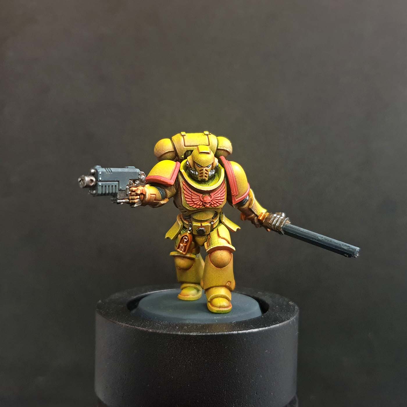 painting yellow miniatures finished imperial fist space marine