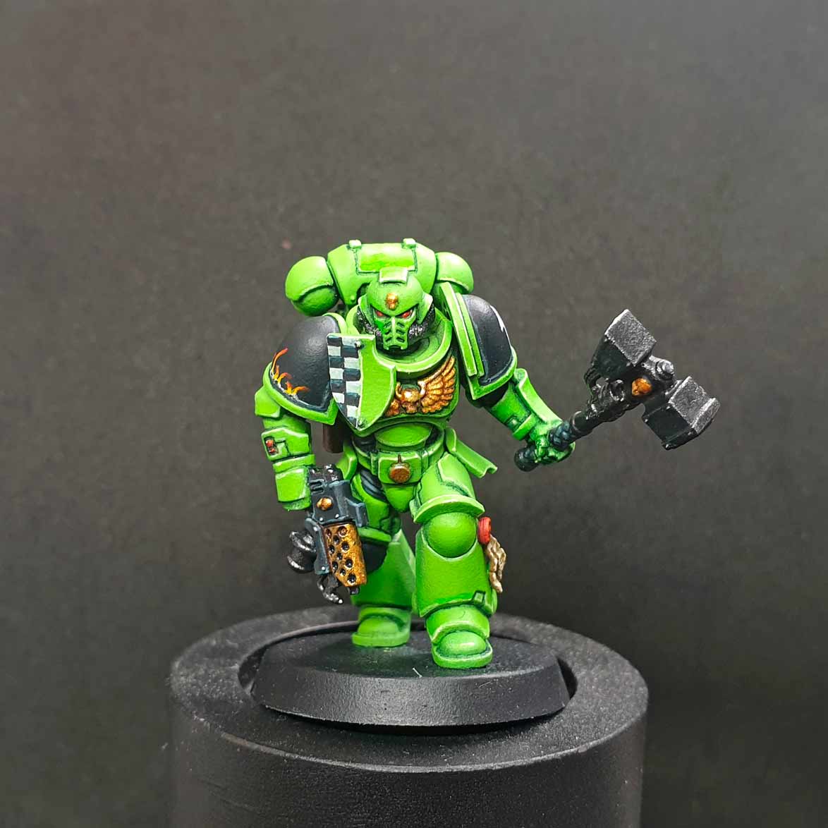 completed model space marine guide salamander primaris warhammer 40k games workshop redgrassgames angle of approach and side of brush for best edge highlights