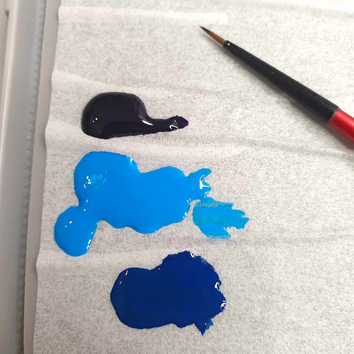 Redgrassgames dilution guide how to thin your paints using a wet palette showing impurities and poor mixing